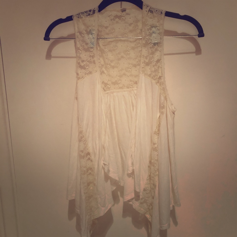 👼🏼Antique white t-shirt & lace short coverlet